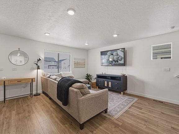 3rd image of 3733 W Cold Spring Dr