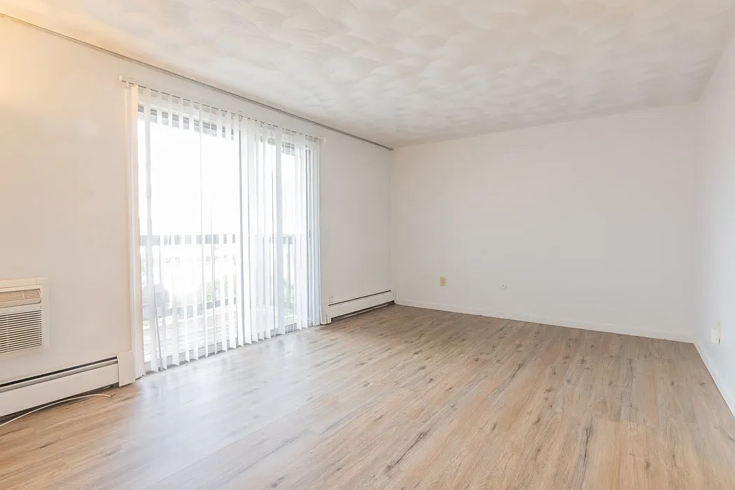 Building Photo - 10 Josephine St #205