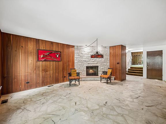 4th image of 2419 Lake Ave