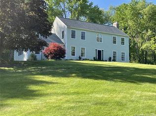 66 Averill Rd, Pomfret Center, CT 06259