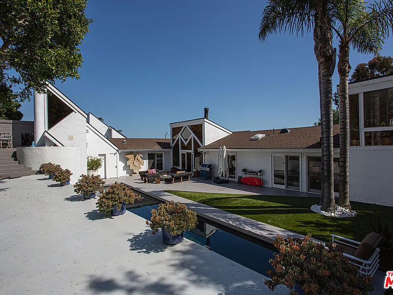 20521 Roca Chica Dr — Photo 5