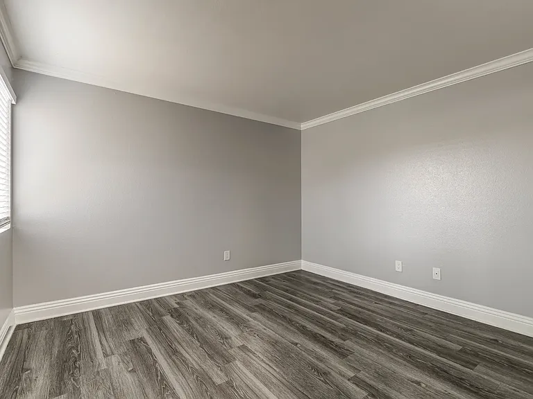 Vista Springs Apartments — Photo 15