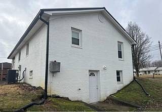 3rd image of 2668 Brandenburg Rd