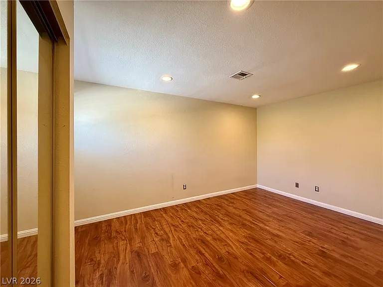 5923 Laredo St — Photo 43