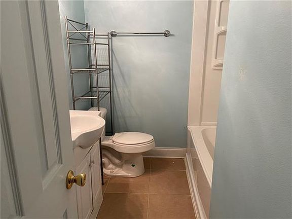 5th image of 6716 Colbert St