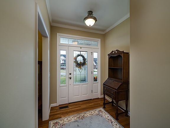 2nd image of 361 Avey Cir