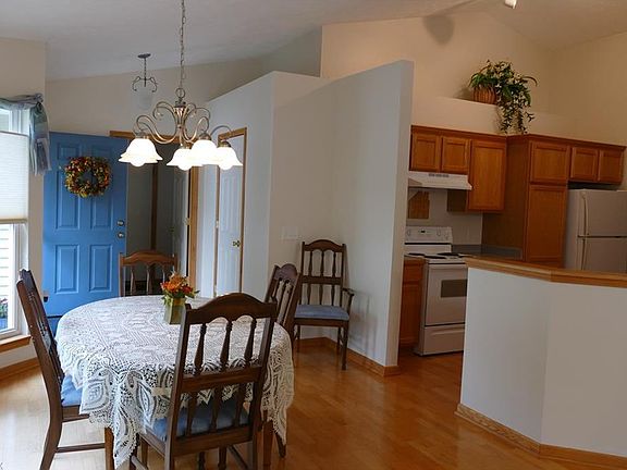 3rd image of 3586 Keats Blvd