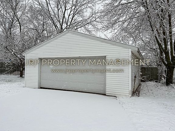3rd image of 114 Moore St