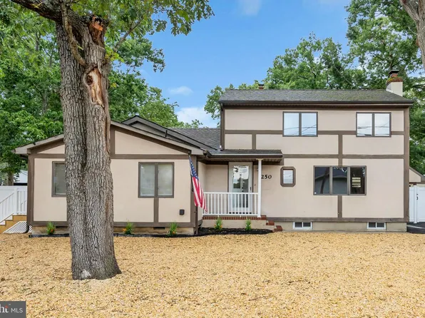 250 Station Dr, Forked River, NJ 08731