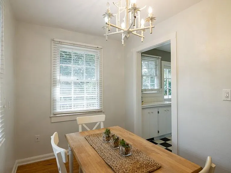 876 Windsor Dr — Photo 12