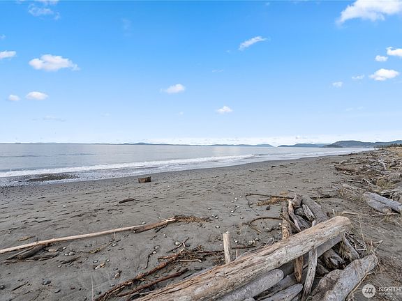 3rd image of 4689 Surfcrest Drive