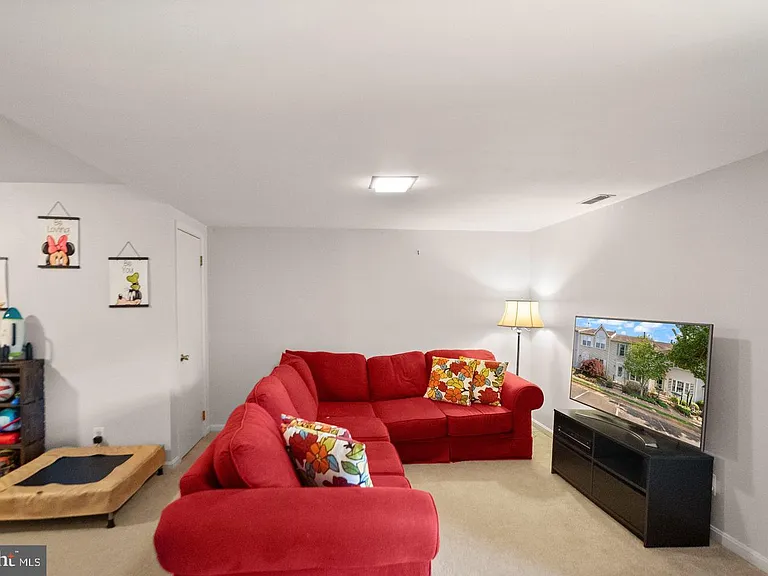 711 Acorn Ct — Photo 19