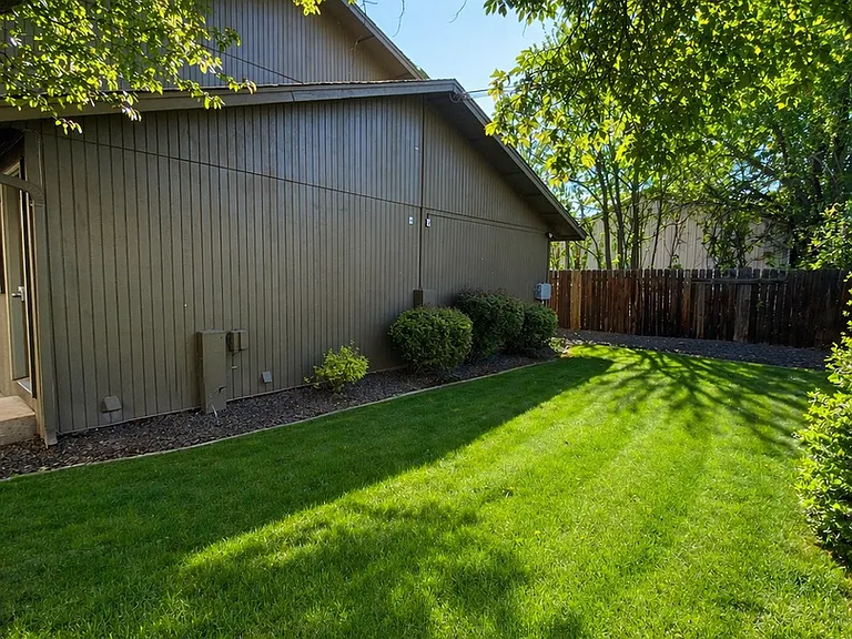 1206 S 15th Ave — Photo 12