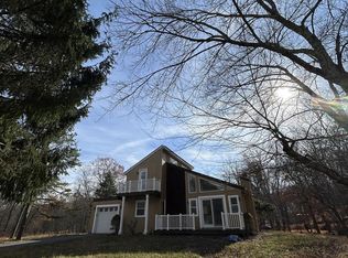 2233 Vista Cir, East Stroudsburg, PA 18302