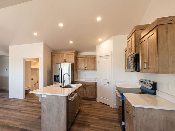 5th image of 3711 Razor Cir