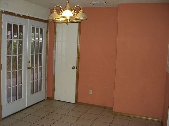 3rd image of 6911 Falcon Dr