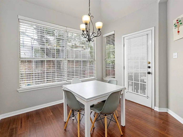 3704 Runnels Ct — Photo 12