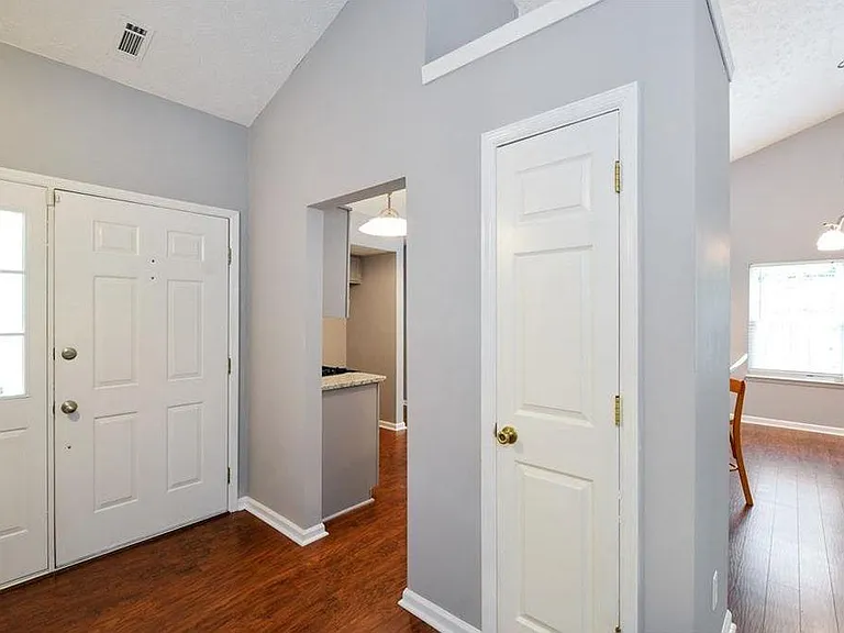 10500 Summer Creek Dr — Photo 4
