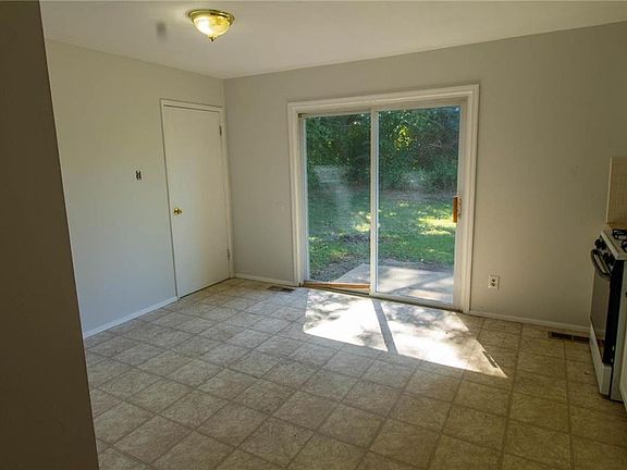 3rd image of 1670 Arundel Dr