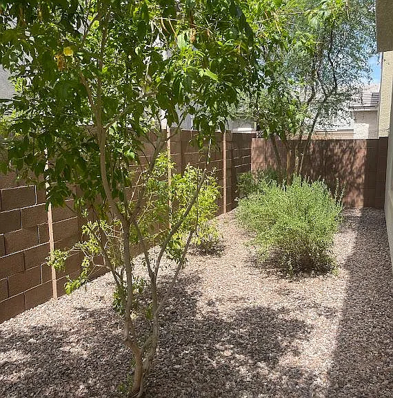 4742 E Tremaine Ave — Photo 28