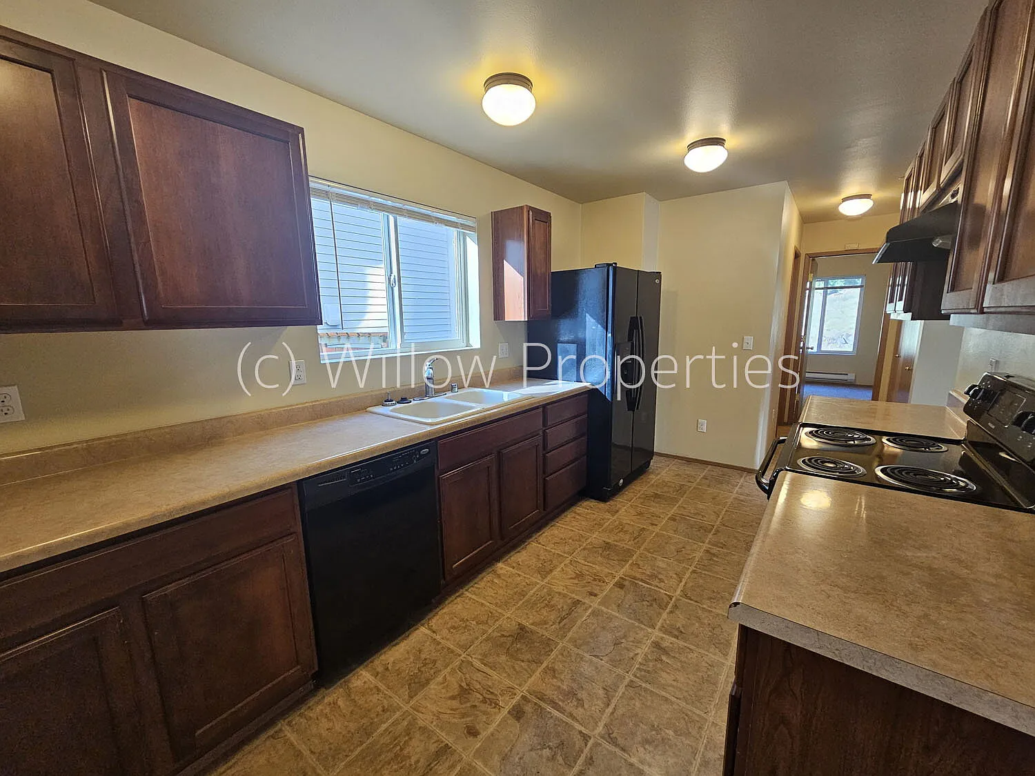 4 bed, 2.5 bath, 1588 sqft, $2,550 — Photo 4