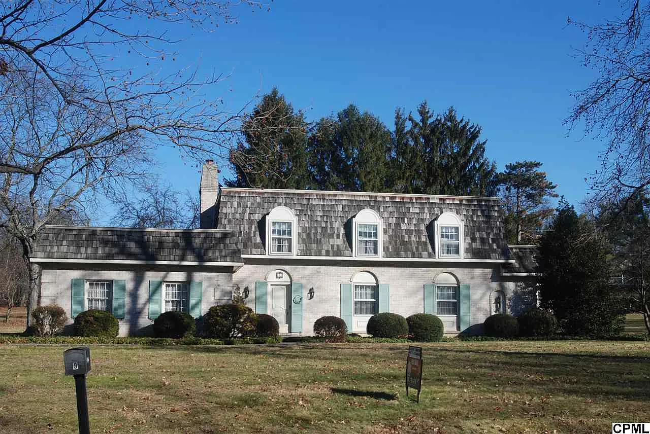 9 Clover Ln photo 1