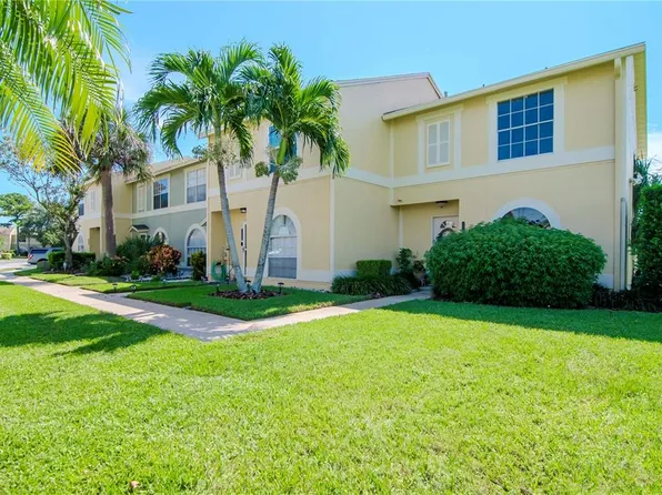 1532 Chateaux De Ville Ct, Clearwater, FL 33764