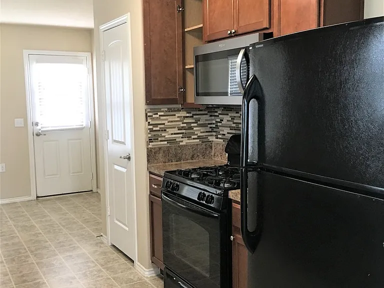 7005 Outfitter Dr — Photo 6