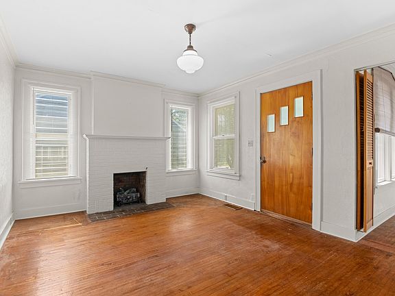 5th image of 2816 N Wisconsin Ave