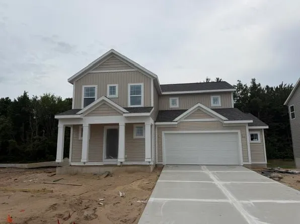 1847 Lowe Dr, Spring Lake, MI 49456