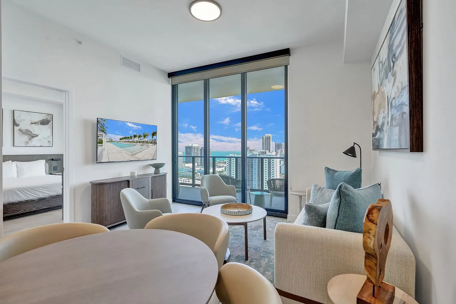 1 bed, 1.0 bath, $4,910 — Photo 2