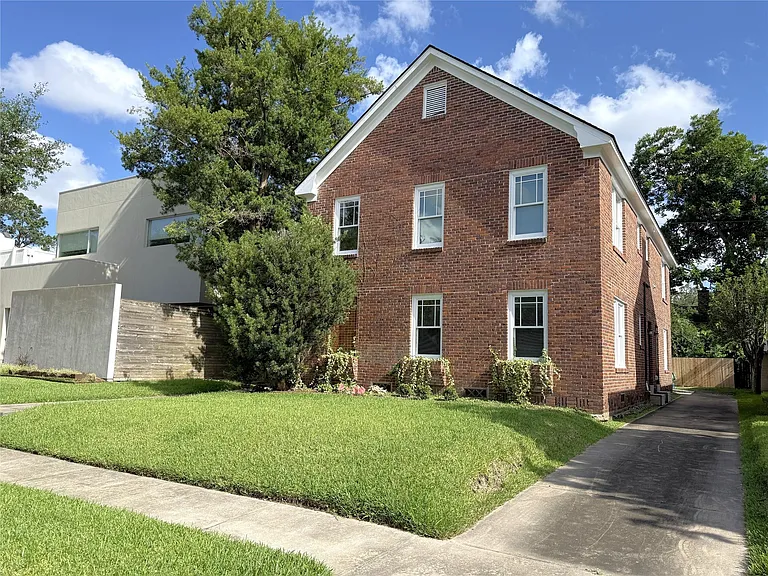 2311 Wroxton Rd — Photo 24