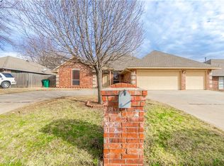 308 Tumbleweed Rd, Yukon, OK 73099