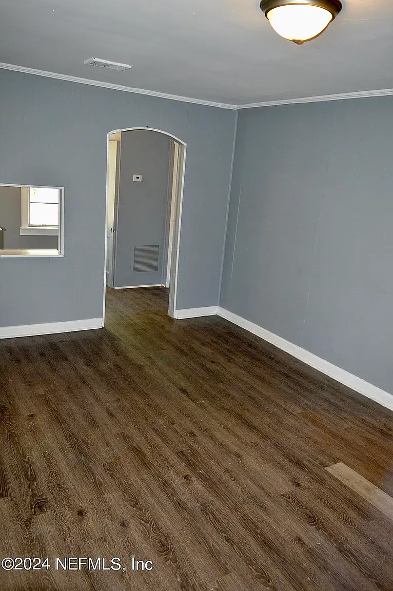 2 bed, $1,375 — Photo 2