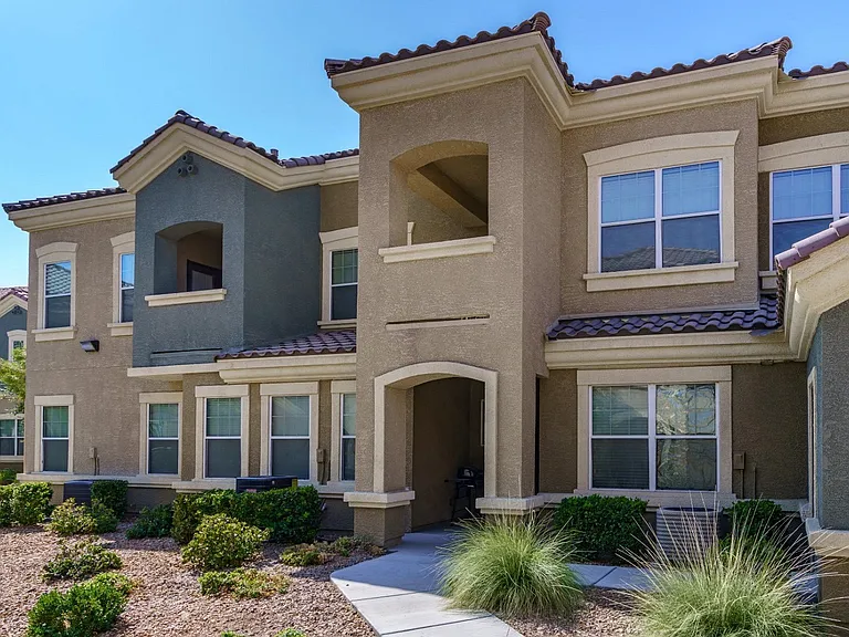 Ravello Townhomes — Photo 18