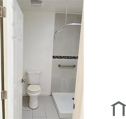 12011 Elliott Ave #12011 — Photo 4
