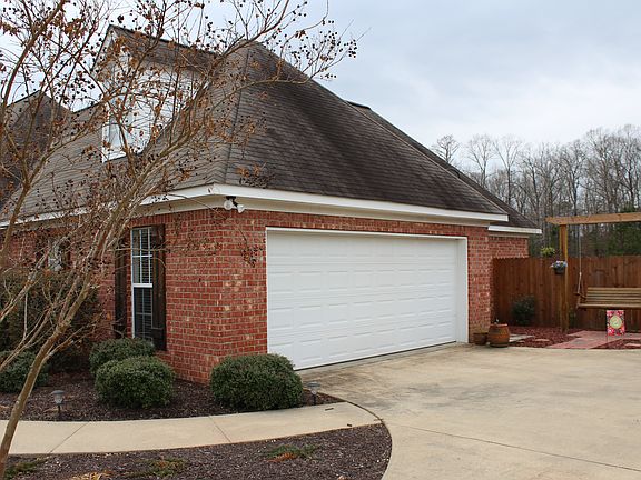 4th image of 319 Weeping Willow Dr