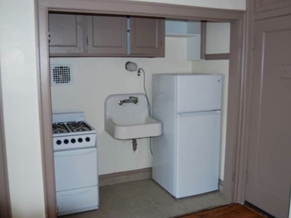 2nd image of 4538 N Clark St APT 308