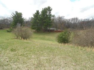 2150 W Wardlow Rd, Highland, MI 48357