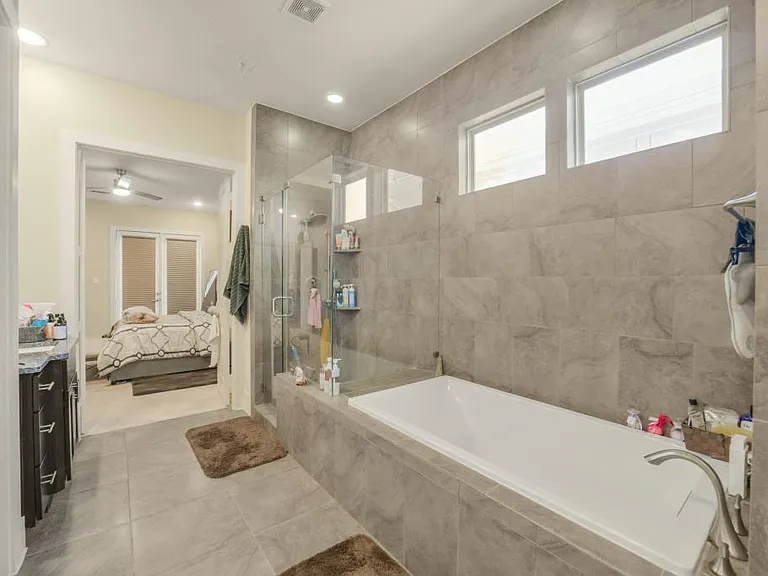 5425A Hidalgo St — Photo 33