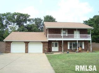 12724 Schleder Rd, Pekin, IL 61554