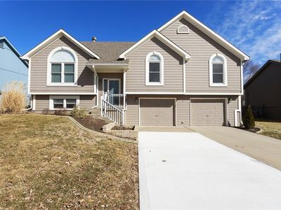 10909 N Hunter Ave, Kansas City, MO, 64157