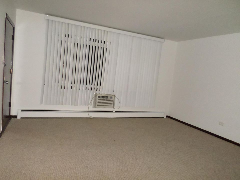 2nd image of 150 E 143rd St