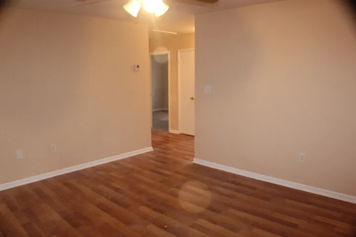 2 bed, 900 sqft, $1,250 — Photo 3