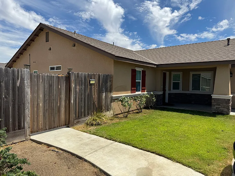 916 N Redondo St — Photo 9
