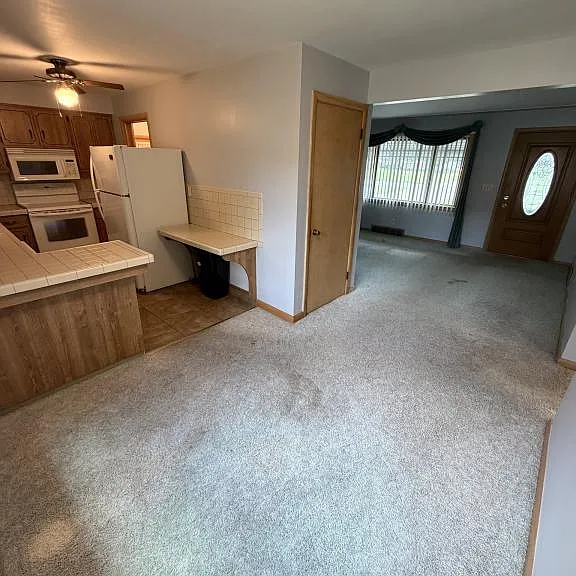 521 Collins Ave — Photo 5