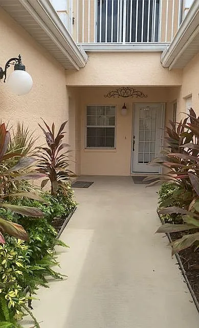 3 bed, 1300 sqft, $2,500 — Photo 2
