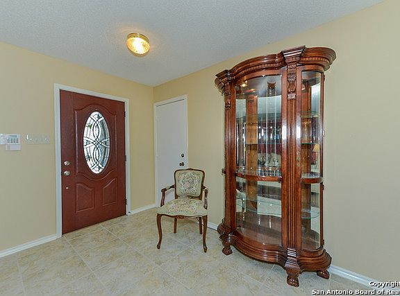 3rd image of 7514 Legend Point Dr