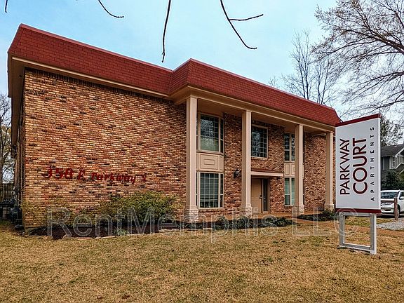 2nd image of 358 E Pkwy N APT 6