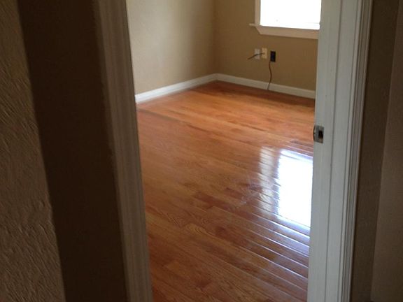 4th image of 2911 Utah St APT 2